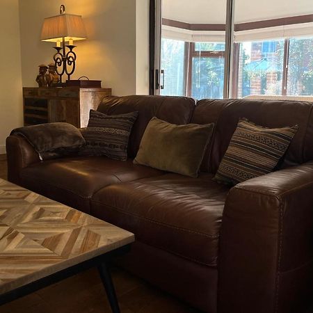 Stunning Beverley Bungalow W Fireplace, Private Parking, And Garden Buitenkant foto