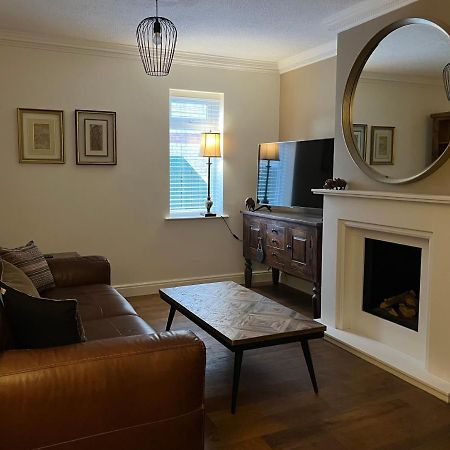 Stunning Beverley Bungalow W Fireplace, Private Parking, And Garden Buitenkant foto