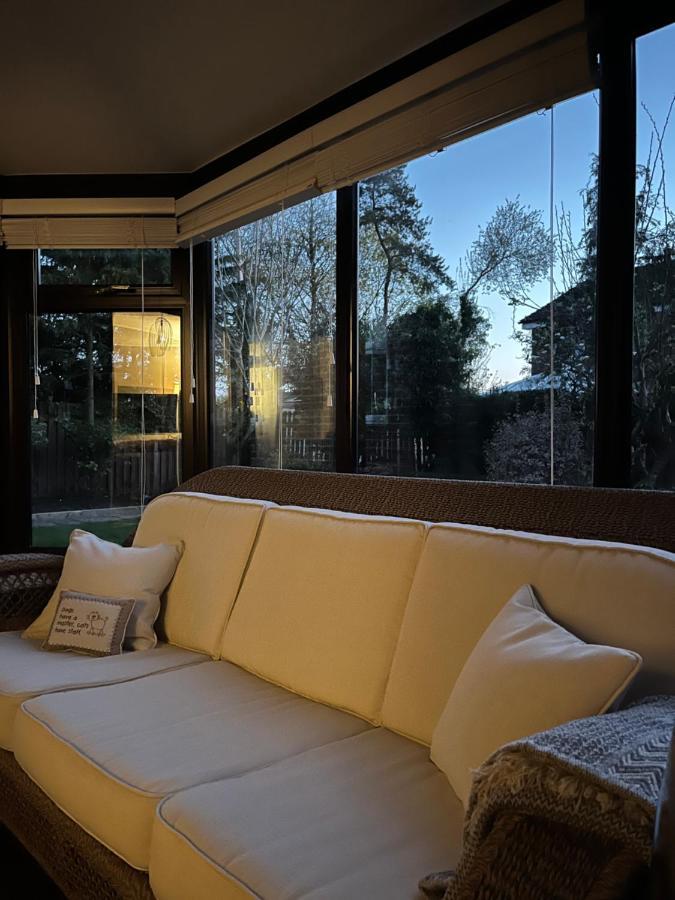 Stunning Beverley Bungalow W Fireplace, Private Parking, And Garden Buitenkant foto